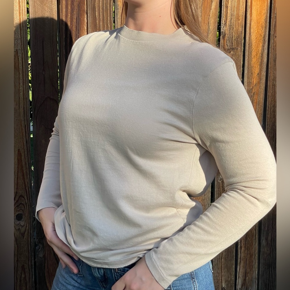 Medium ZARA cream/tan long sleeve
